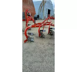 Плуг Ексцентричний 3-х корпусний пір'яні відвали Плуг Ексцентричний 3-х корпусний пір'яні відвали